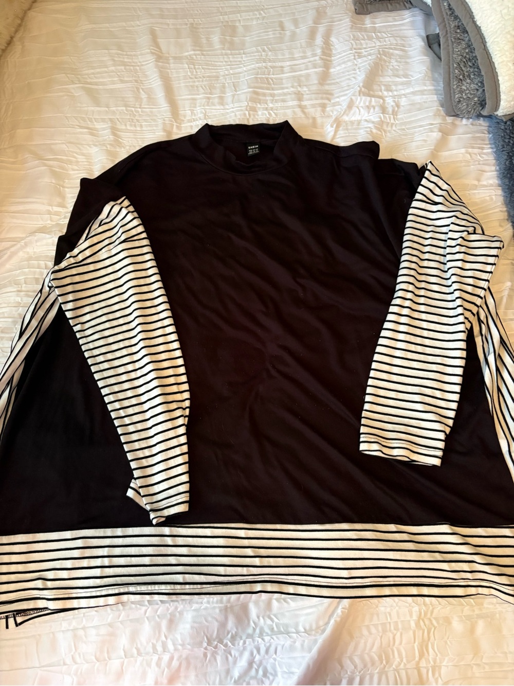 SHEIN Black Pullover with White & Black Striped Sleeves